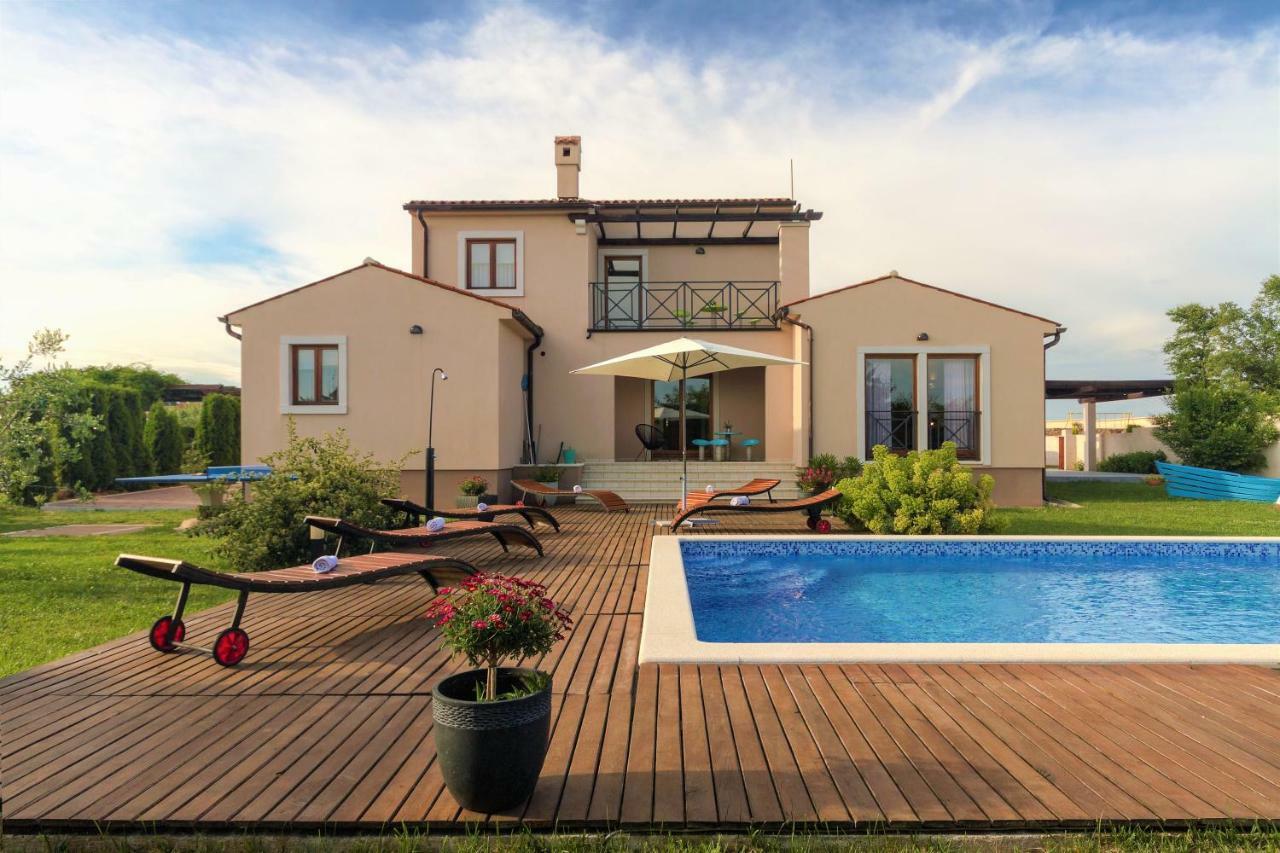 Villa Nana - Modern Villa With A Pool Surrounded By Nature, Istria-Pula Valtura Luaran gambar
