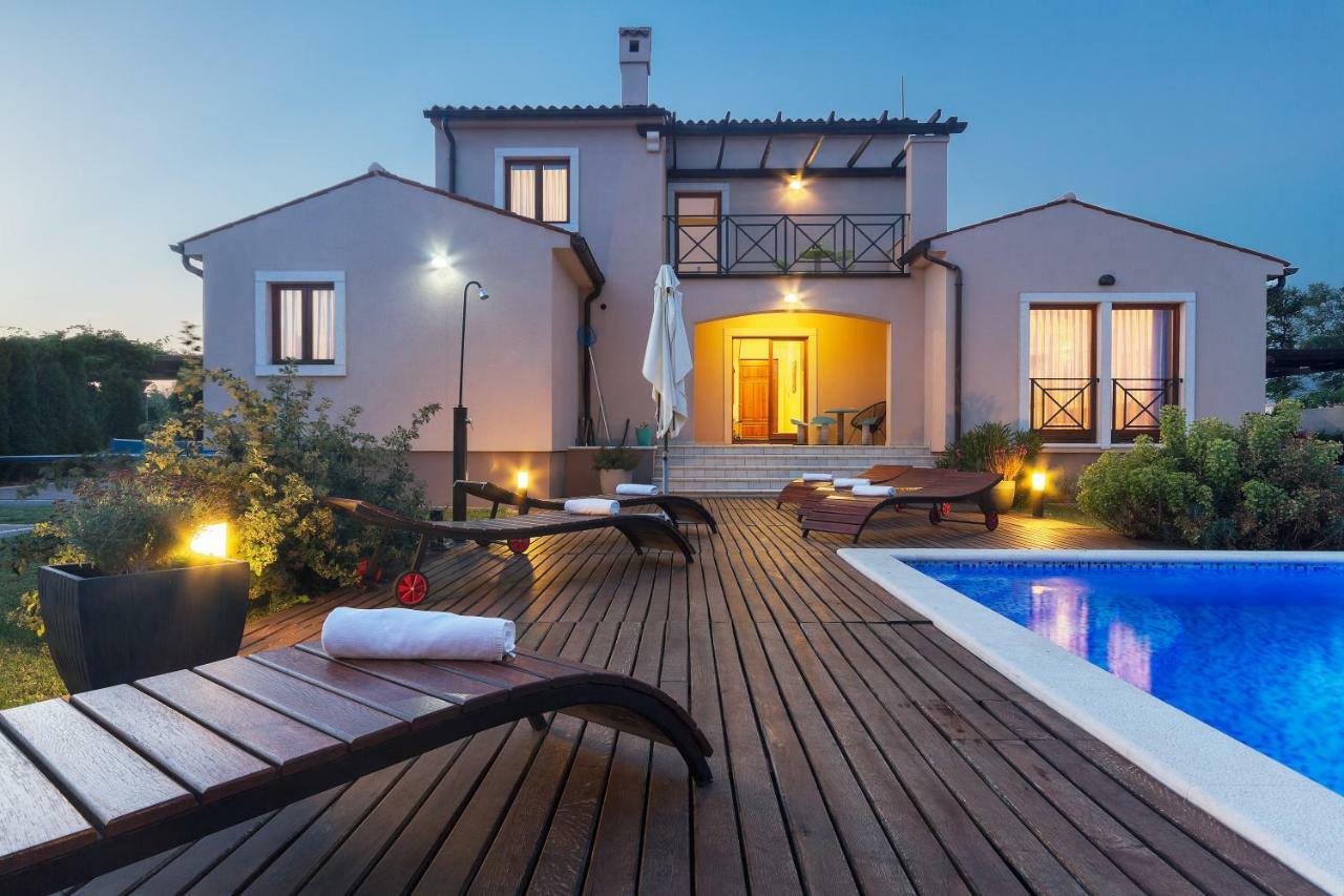 Villa Nana - Modern Villa With A Pool Surrounded By Nature, Istria-Pula Valtura Luaran gambar