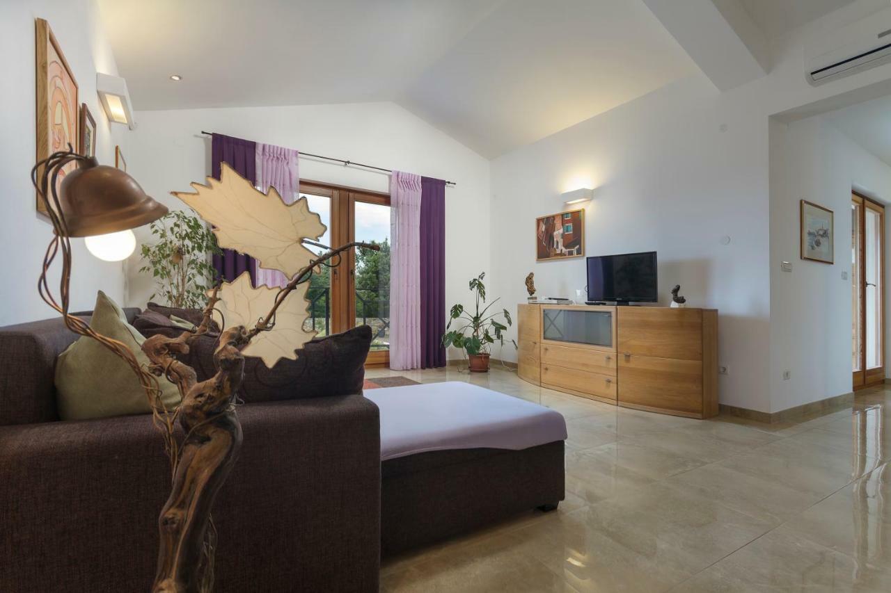 Villa Nana - Modern Villa With A Pool Surrounded By Nature, Istria-Pula Valtura Luaran gambar